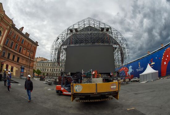 Строительство фан-зоны к ЧМ-2018 по футболу в Санкт-Петербурге