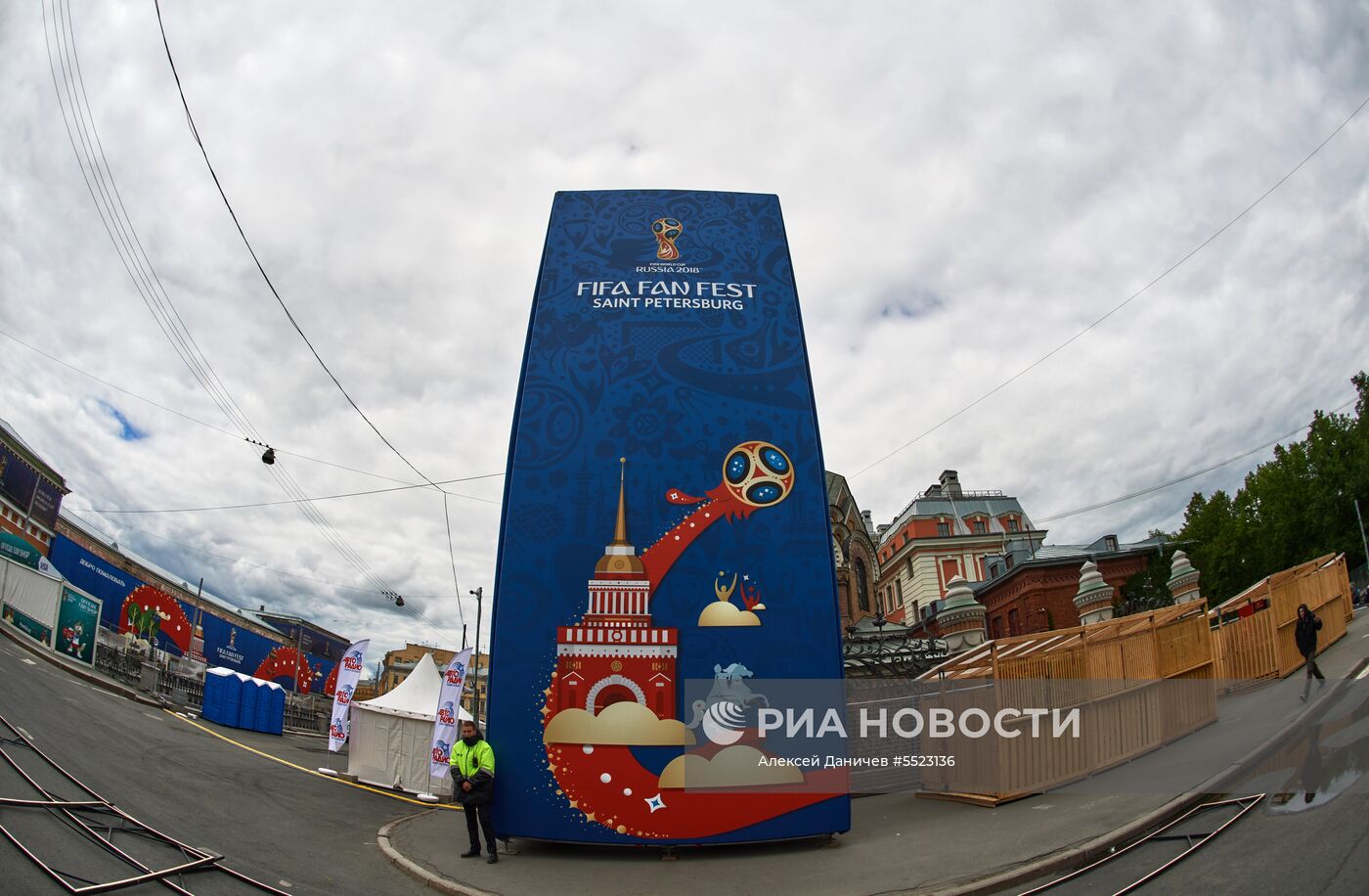 Строительство фан-зоны к ЧМ-2018 по футболу в Санкт-Петербурге