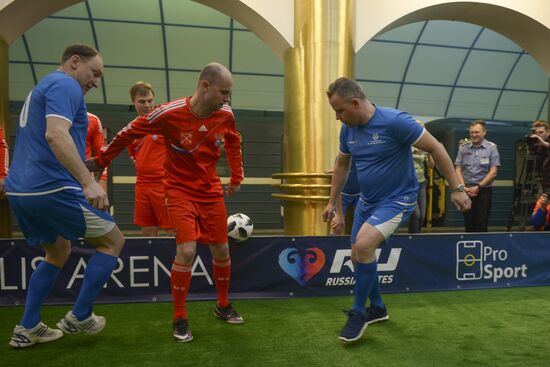 Футбольный матч прошел в петербургском метро
