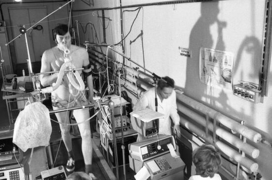 Эксперимент "Гипокенезия"