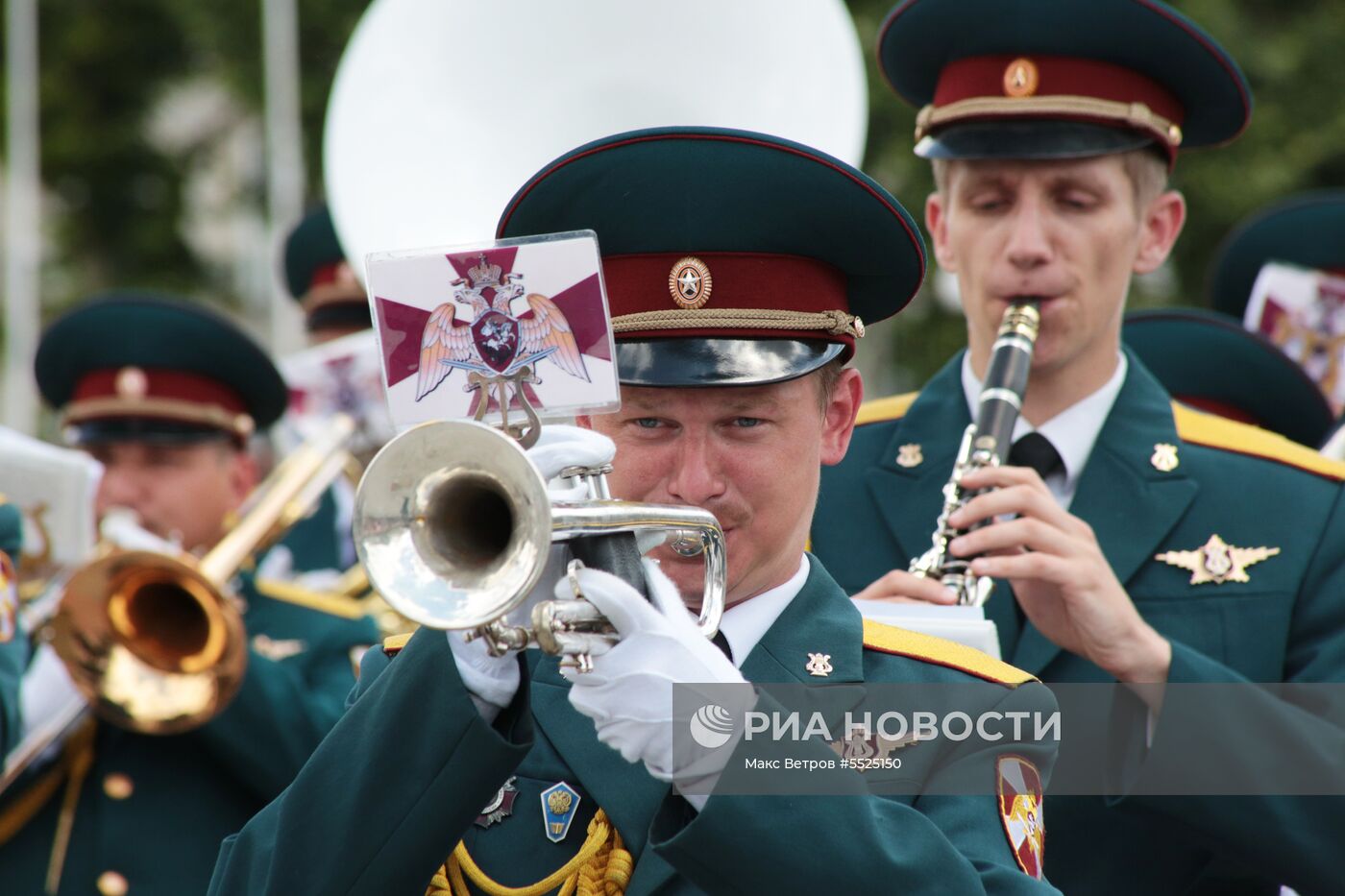 Фестиваль военных оркестров, приуроченный ко Дню России, открылся в Симферополе