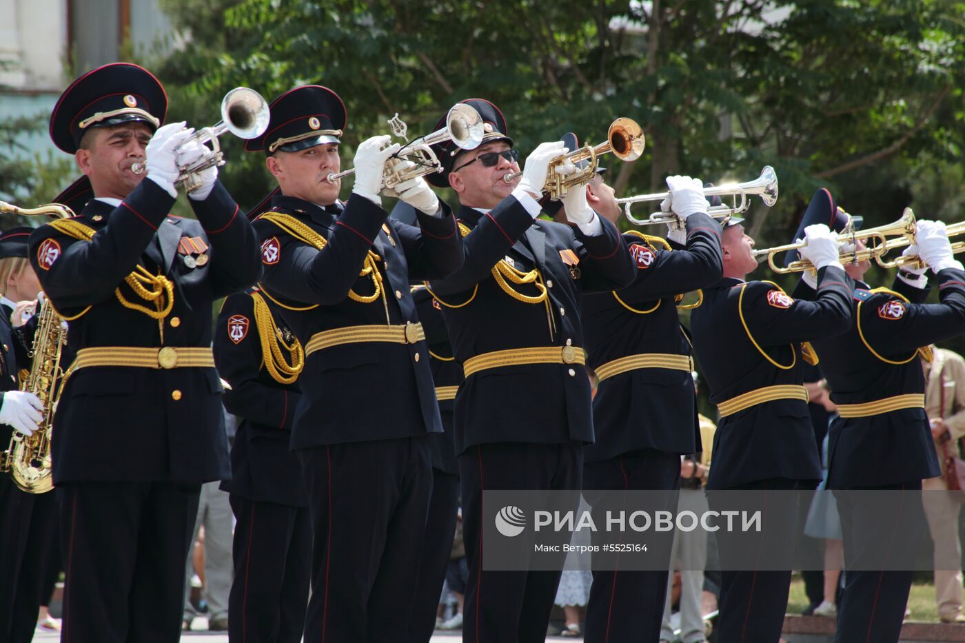 Фестиваль военных оркестров, приуроченный ко Дню России, открылся в Симферополе