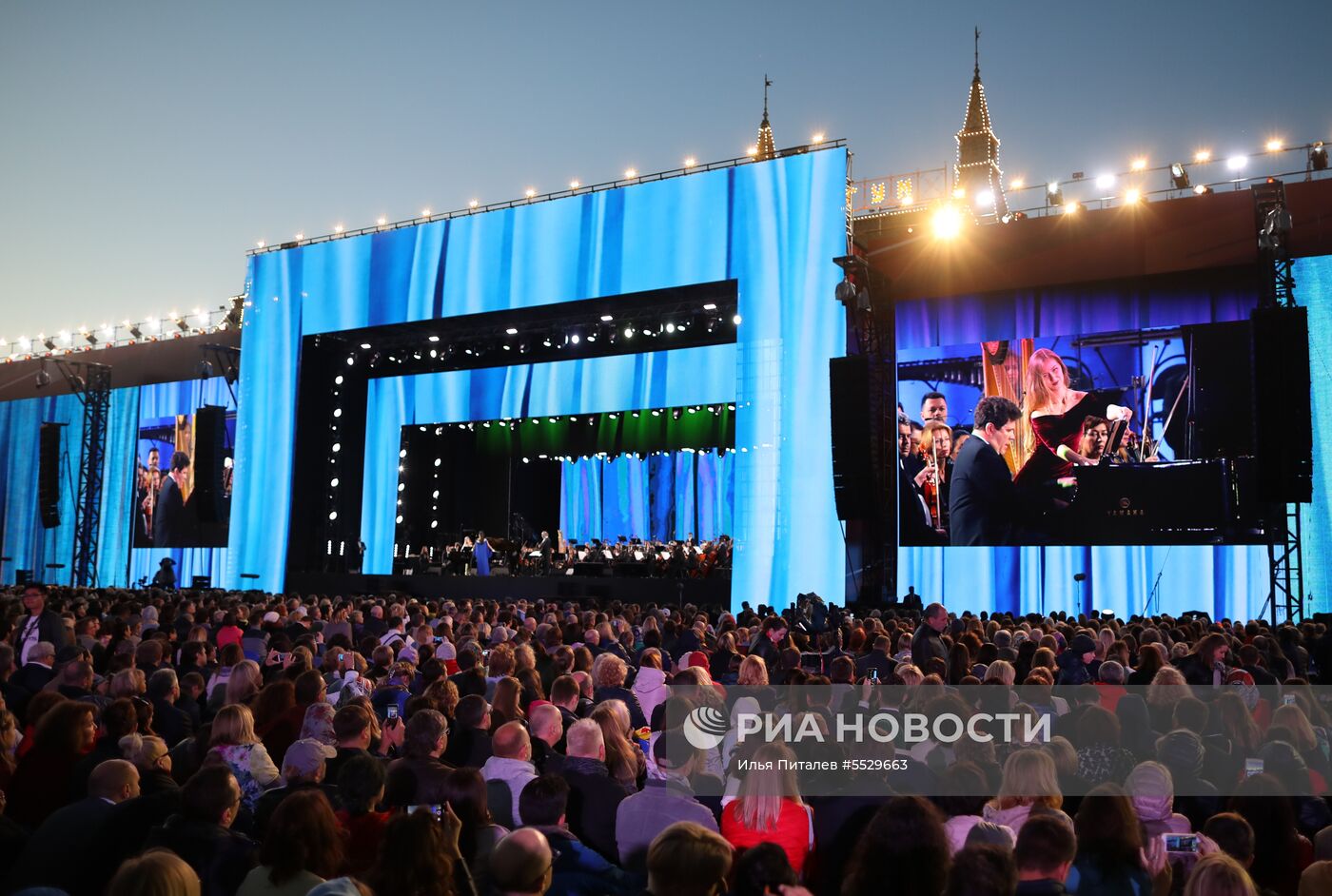 Гала-концерт в честь открытия Чемпионата мира по футболу