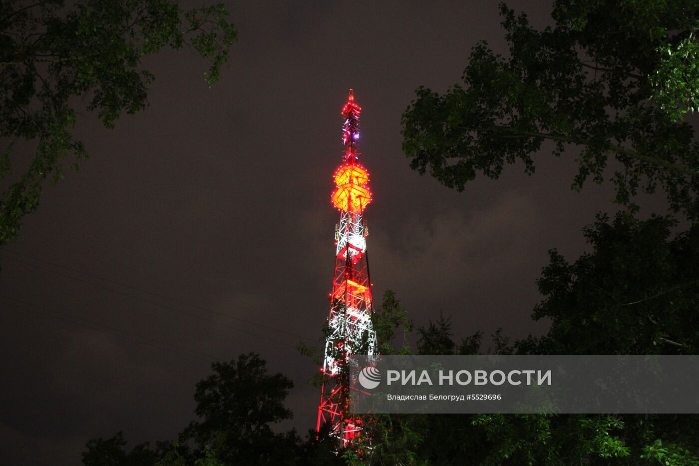 На телебашнях в городах проведения ЧМ-2018 по футболу включили подсветку к чемпионату