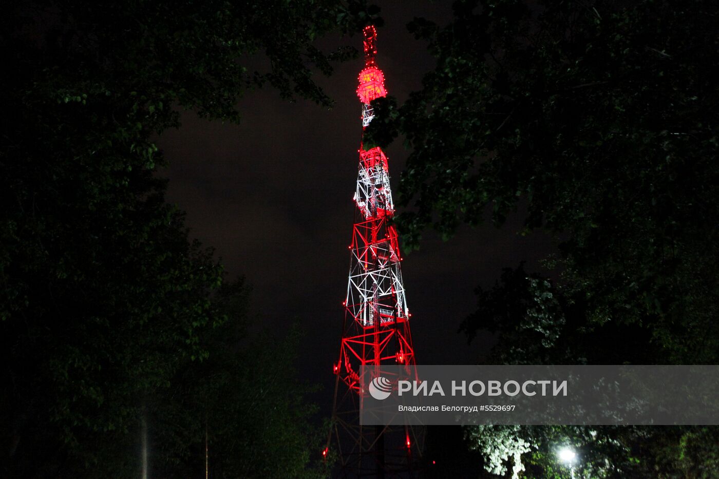 На телебашнях в городах проведения ЧМ-2018 по футболу включили подсветку к чемпионату