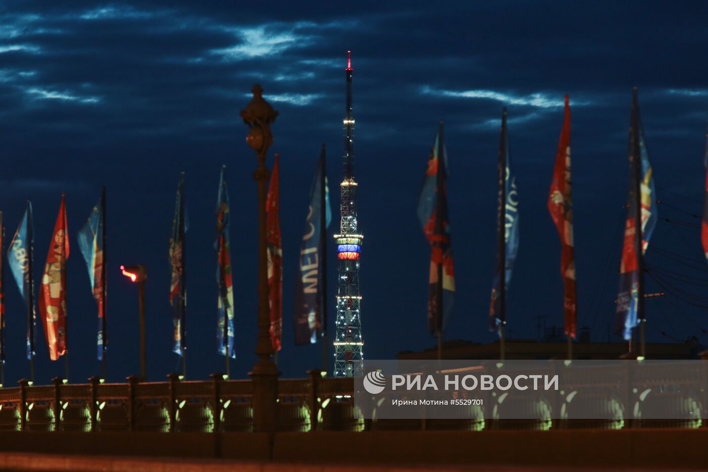 На телебашнях в городах проведения ЧМ-2018 по футболу включили подсветку к чемпионату