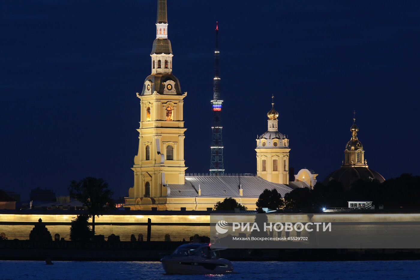 На телебашнях в городах проведения ЧМ-2018 по футболу включили подсветку к чемпионату