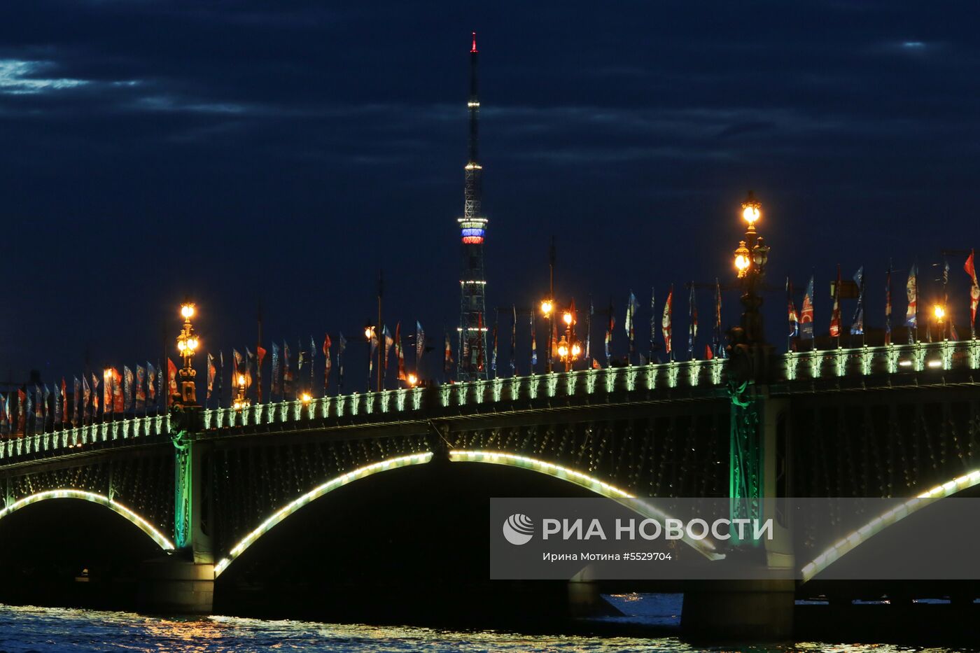 На телебашнях в городах проведения ЧМ-2018 по футболу включили подсветку к чемпионату