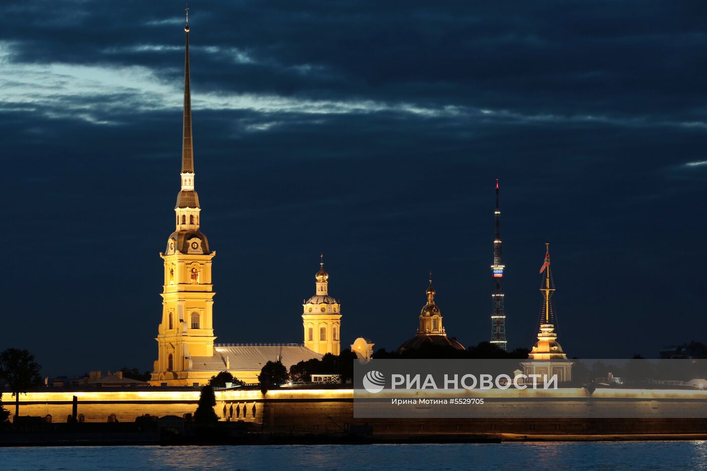 На телебашнях в городах проведения ЧМ-2018 по футболу включили подсветку к чемпионату