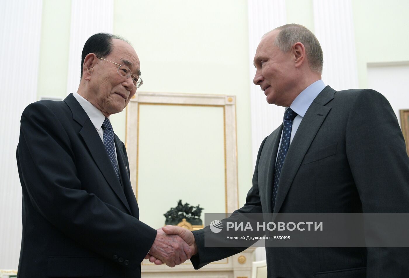 Президент РФ В. Путин встретился с председателем президиума верховного народного собрания КНДР Ким Ен Намом