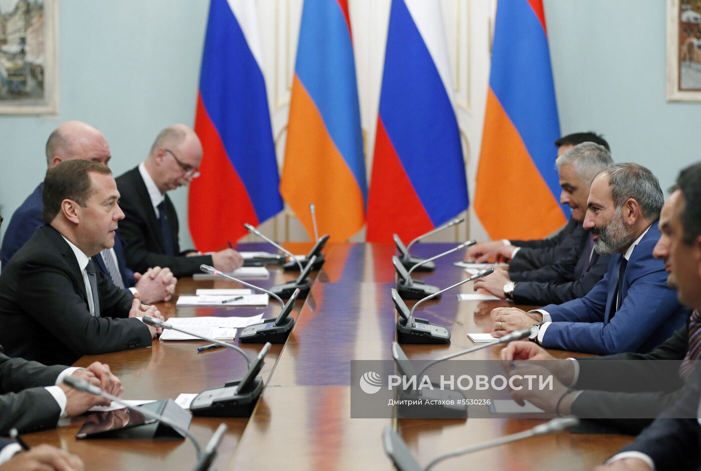 Премьер-министр РФ Д. Медведев встретился с премьер-министром Армении Н. Пашинян
