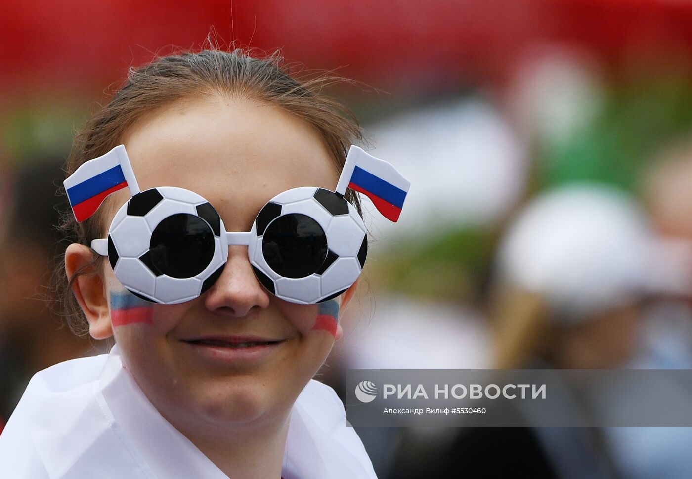 Болельщики перед матчем открытия ЧМ-2018 по футболу между сборными России и Саудовской Аравии