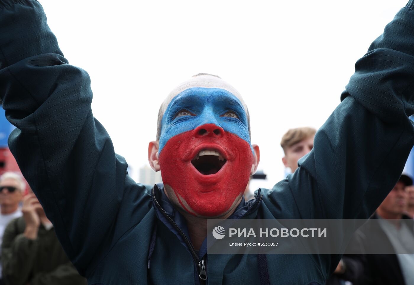 Просмотр матча ЧМ-2018 по футболу между сборными России и Саудовской Аравии