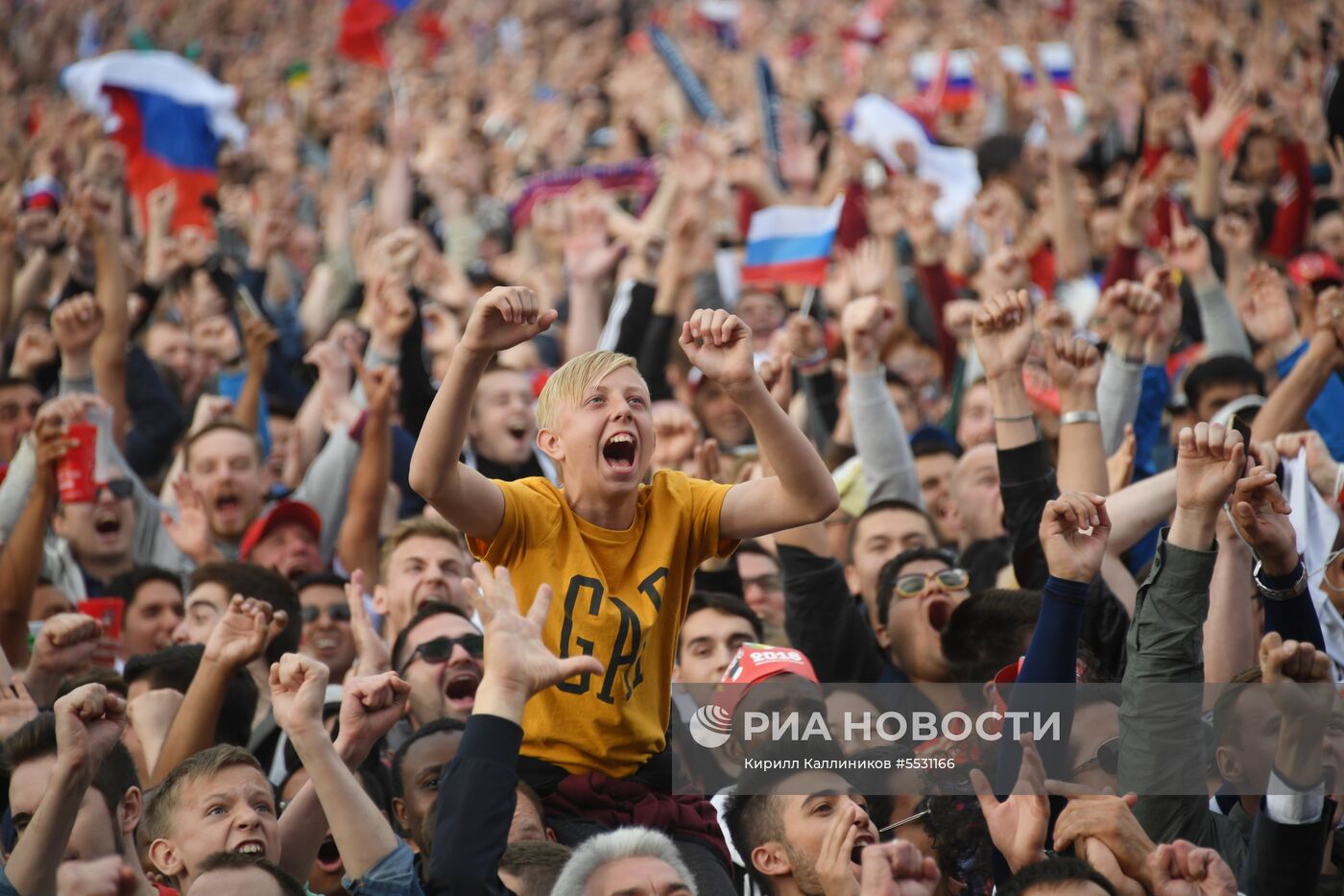 Просмотр матча ЧМ-2018 по футболу между сборными России и Саудовской Аравии