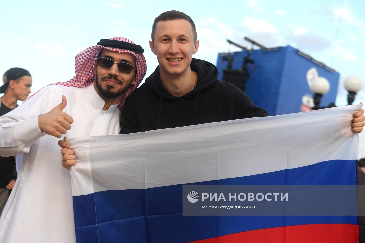 Просмотр матча ЧМ-2018 по футболу между сборными России и Саудовской Аравии