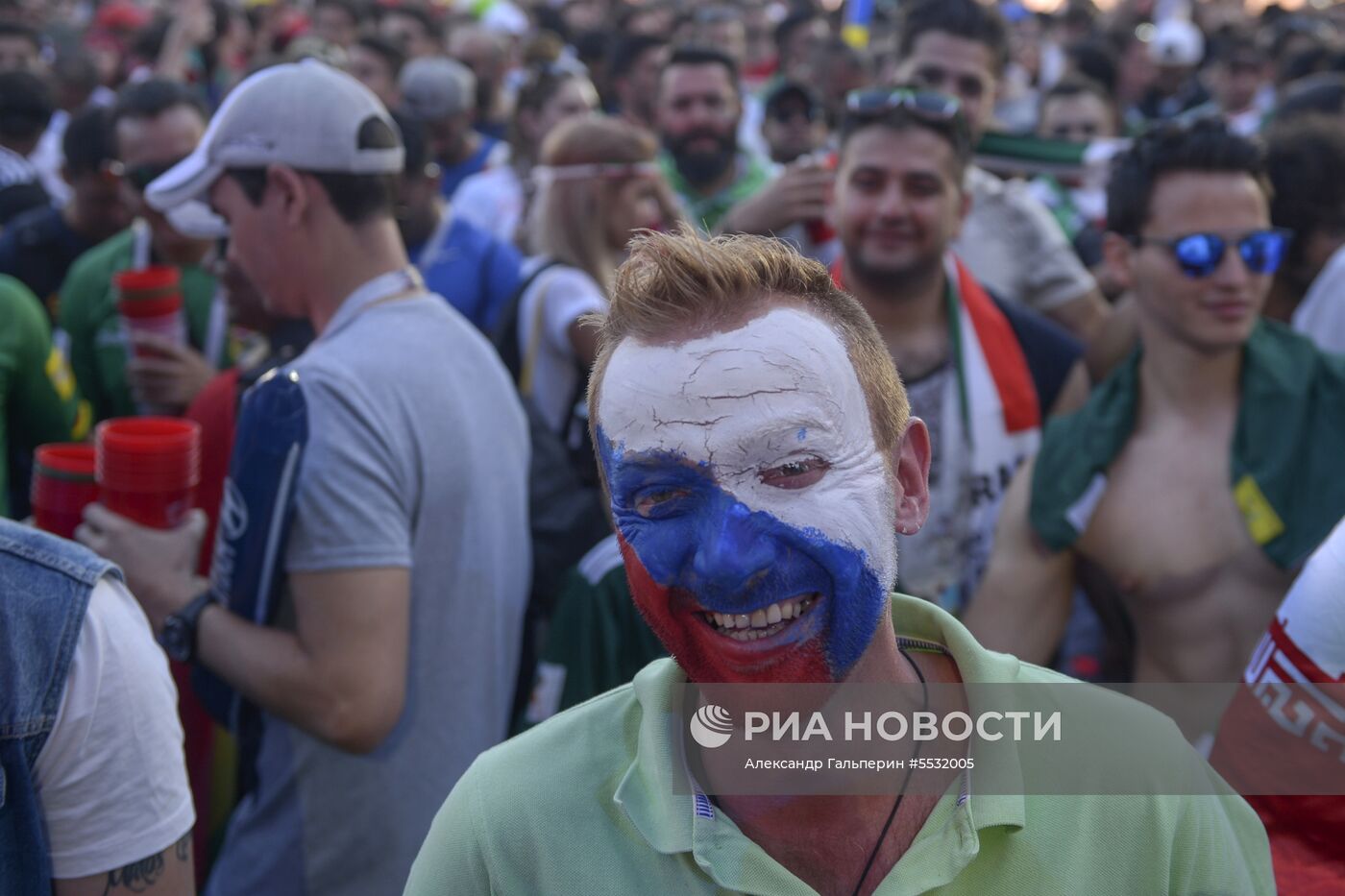 Просмотр матча ЧМ-2018 по футболу между сборными России и Саудовской Аравии