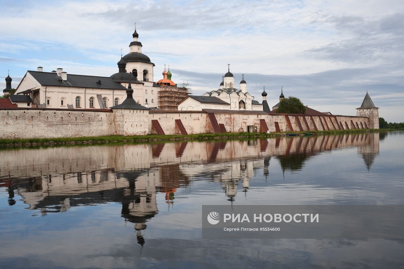 Кирилло-Белозерский монастырь в Вологодской области