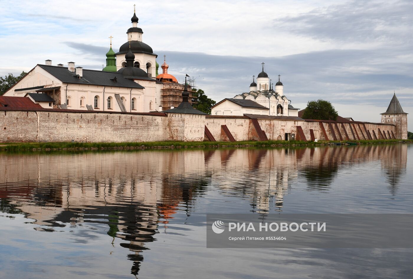 Кирилло-Белозерский монастырь в Вологодской области