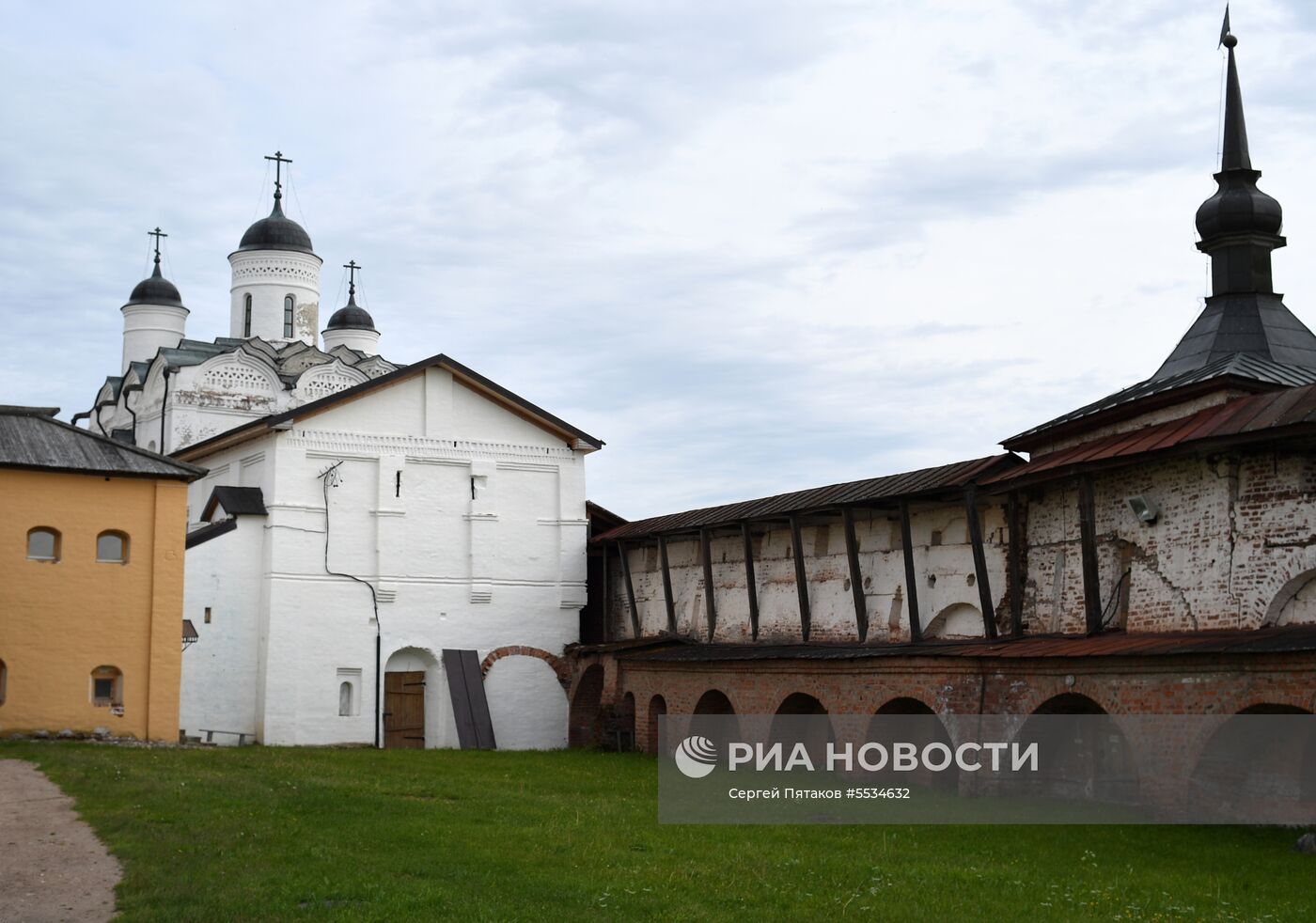 Кирилло-Белозерский монастырь в Вологодской области