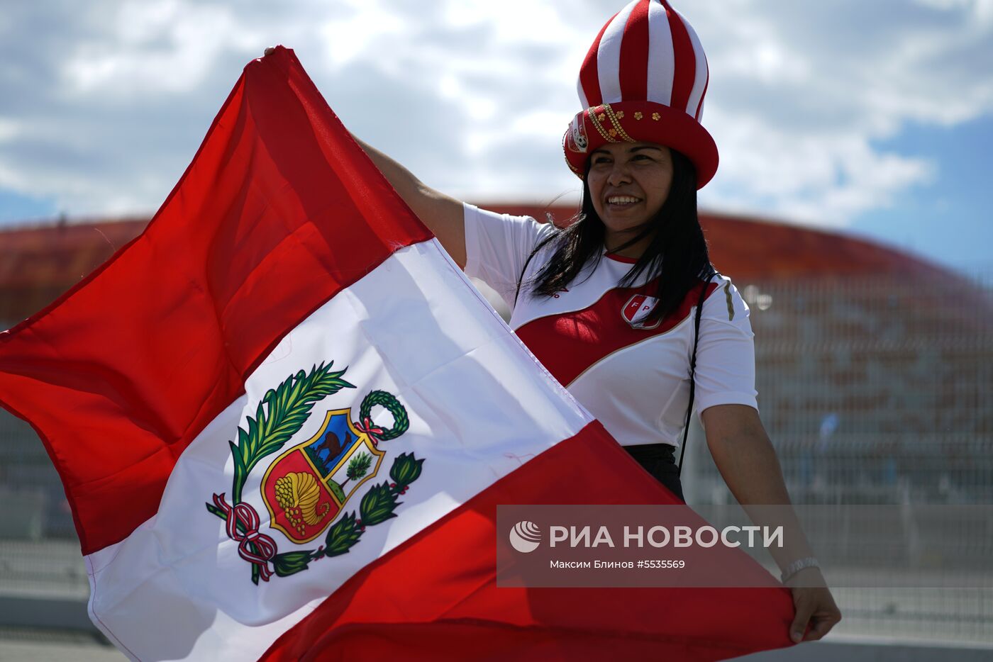 Болельщики перед матчем ЧМ-2018 Перу-Дания