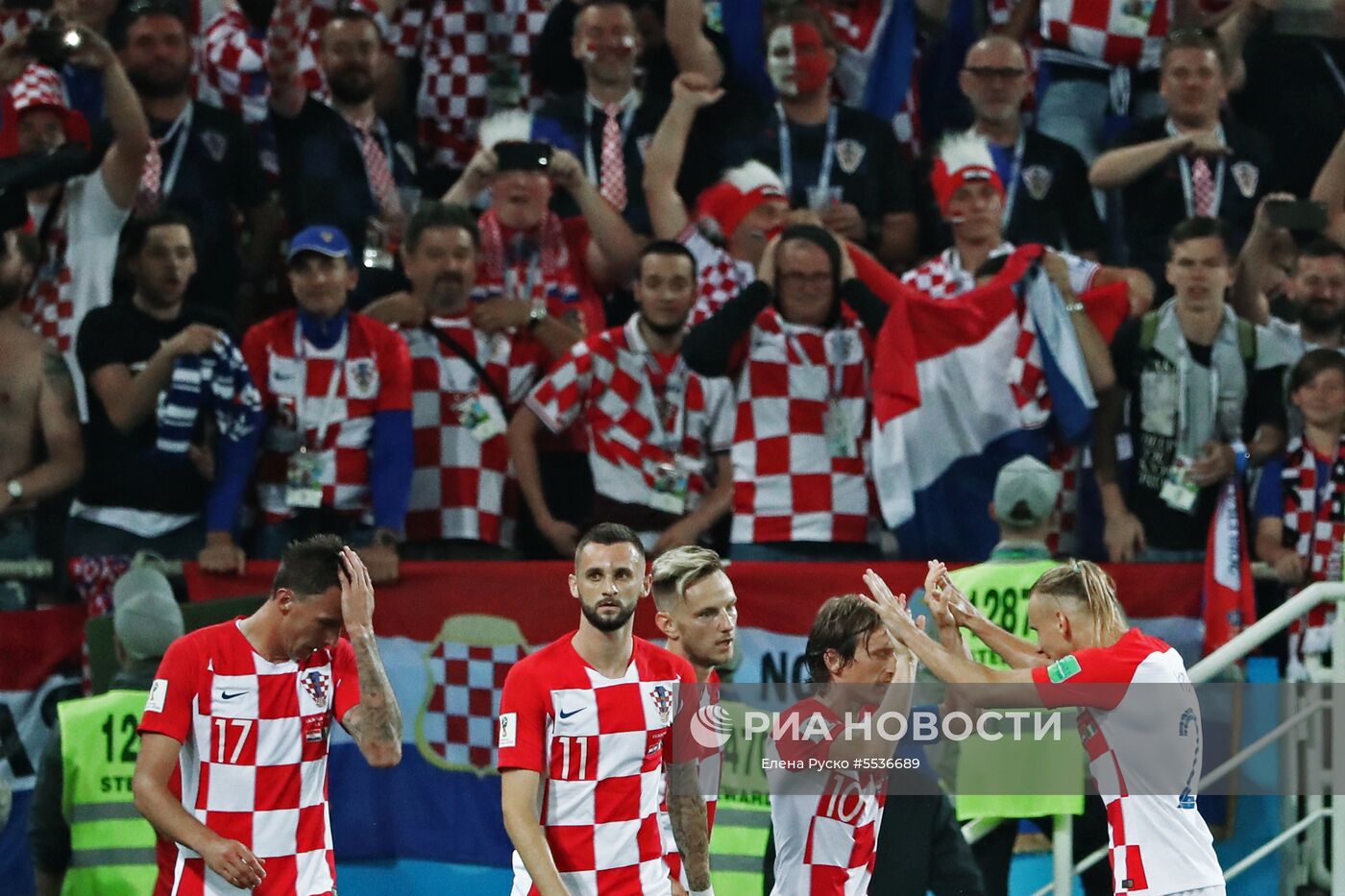 Игроки сборной Хорватии радуются забитому голу в матче группового этапа чемпионата мира по футболу между сборными Хорватии и Нигерии. Место: Россия, Калининград. Автор: Елена Руско/РИА Новости. Футбол. ЧМ-2018. Матч Хорватия - Нигерия