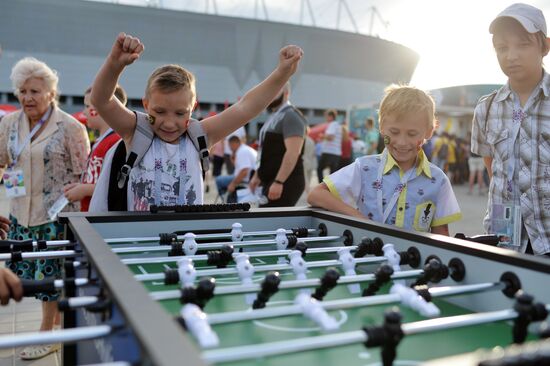 Болельщики перед матчем ЧМ-2018 по футболу между сборными Бразилии и Швейцарии