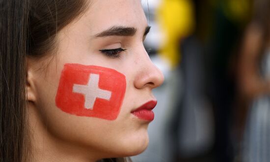 Болельщики перед матчем ЧМ-2018 по футболу между сборными Бразилии и Швейцарии