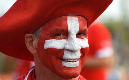 Болельщики перед матчем ЧМ-2018 по футболу между сборными Бразилии и Швейцарии