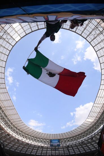 Болельщики перед матчем ЧМ-2018 по футболу между сборными Германии и Мексики