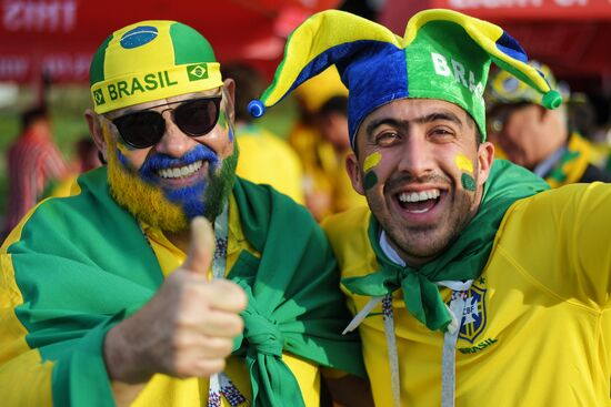 Болельщики перед матчем ЧМ-2018 по футболу между сборными Бразилии и Швейцарии