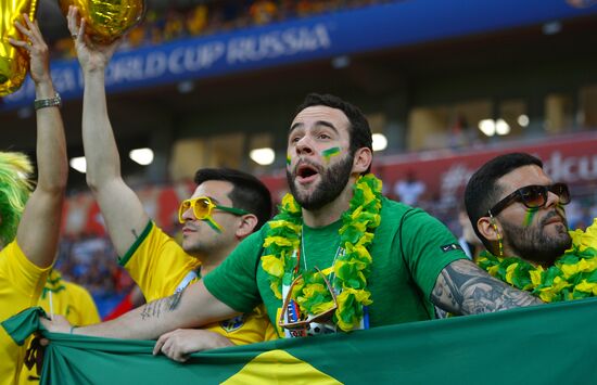 Болельщики перед матчем ЧМ-2018 по футболу между сборными Бразилии и Швейцарии