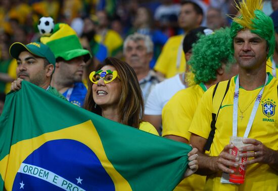 Болельщики перед матчем ЧМ-2018 по футболу между сборными Бразилии и Швейцарии