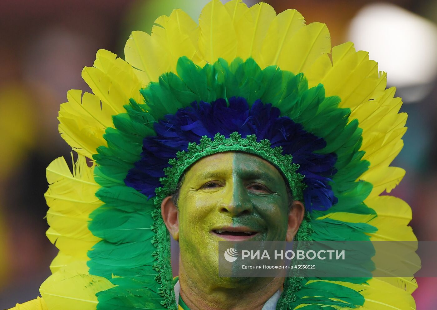 Болельщики перед матчем ЧМ-2018 по футболу между сборными Бразилии и Швейцарии