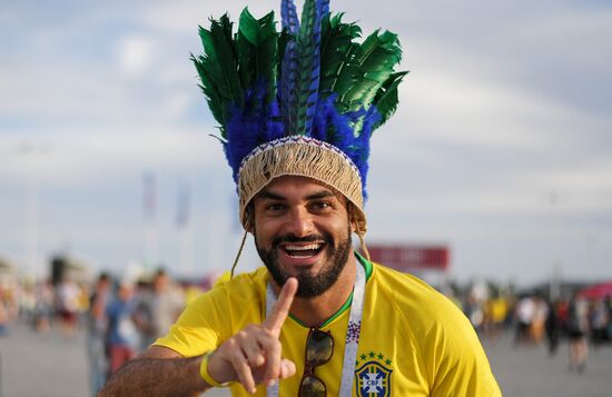 Болельщики перед матчем ЧМ-2018 по футболу между сборными Бразилии и Швейцарии