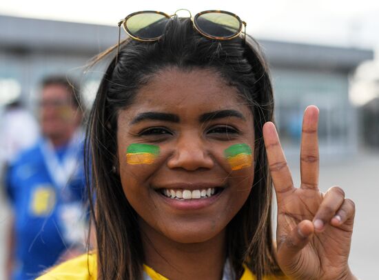 Болельщики перед матчем ЧМ-2018 по футболу между сборными Бразилии и Швейцарии