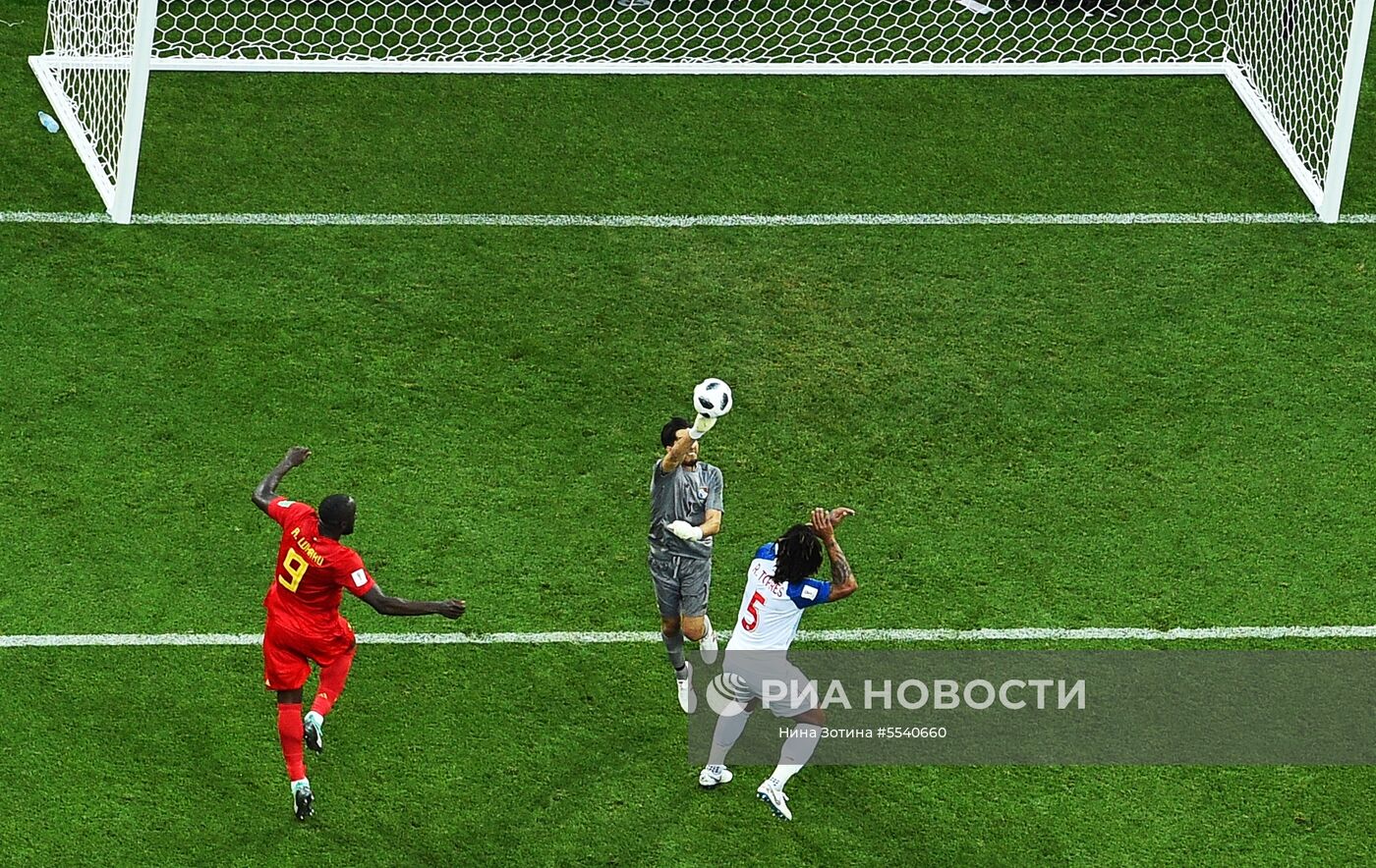 Слева направо: Ромелу Лукаку (Бельгия), вратарь Хайме Пенедо (Панама) и Роман Торрес (Панама) в матче группового этапа чемпионата мира по футболу между сборными Бельгии и Панамы. Место: Россия, Краснодарский край, Сочи. Автор: Нина Зотина/РИА Новости. Футбол. ЧМ-2018. Матч Бельгия - Панама