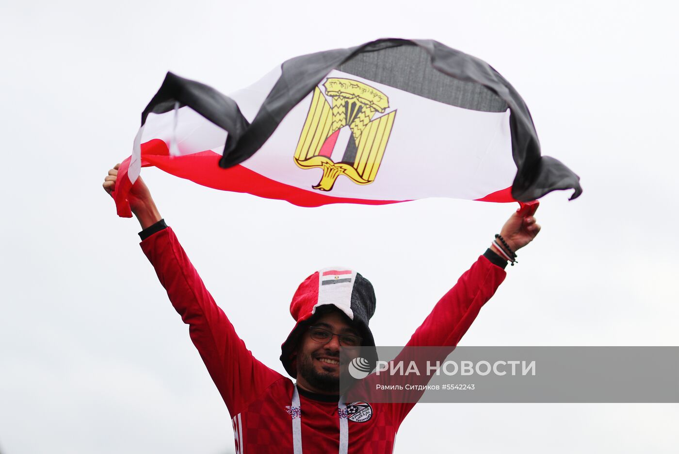 Болельщики перед матчем ЧМ-2018 по футболу между сборными России и Египта