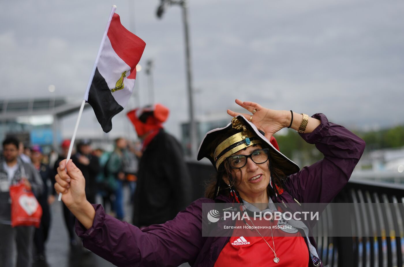Болельщики перед матчем ЧМ-2018 по футболу между сборными России и Египта
