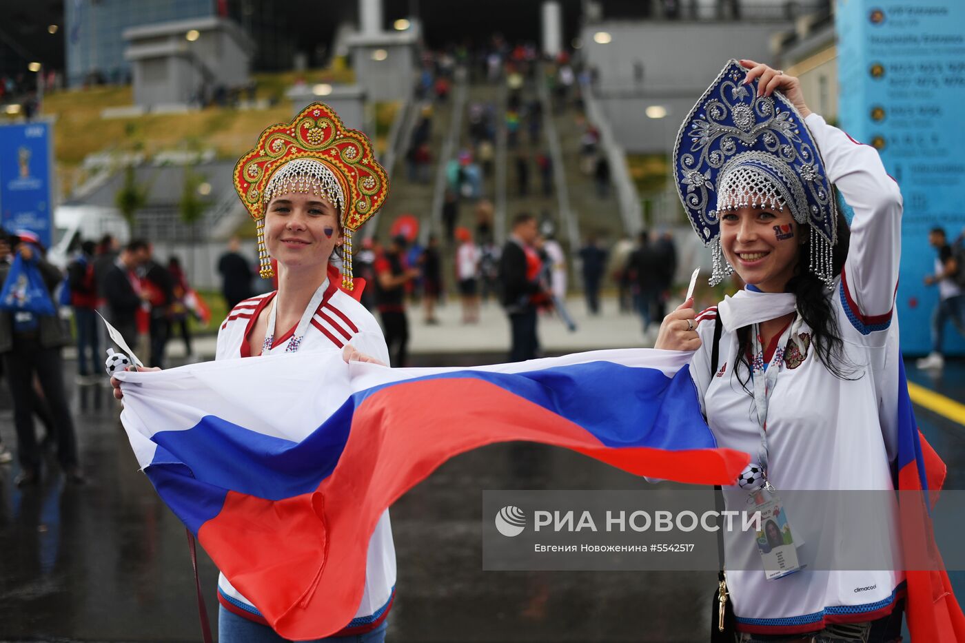 Болельщики перед матчем ЧМ-2018 по футболу между сборными России и Египта