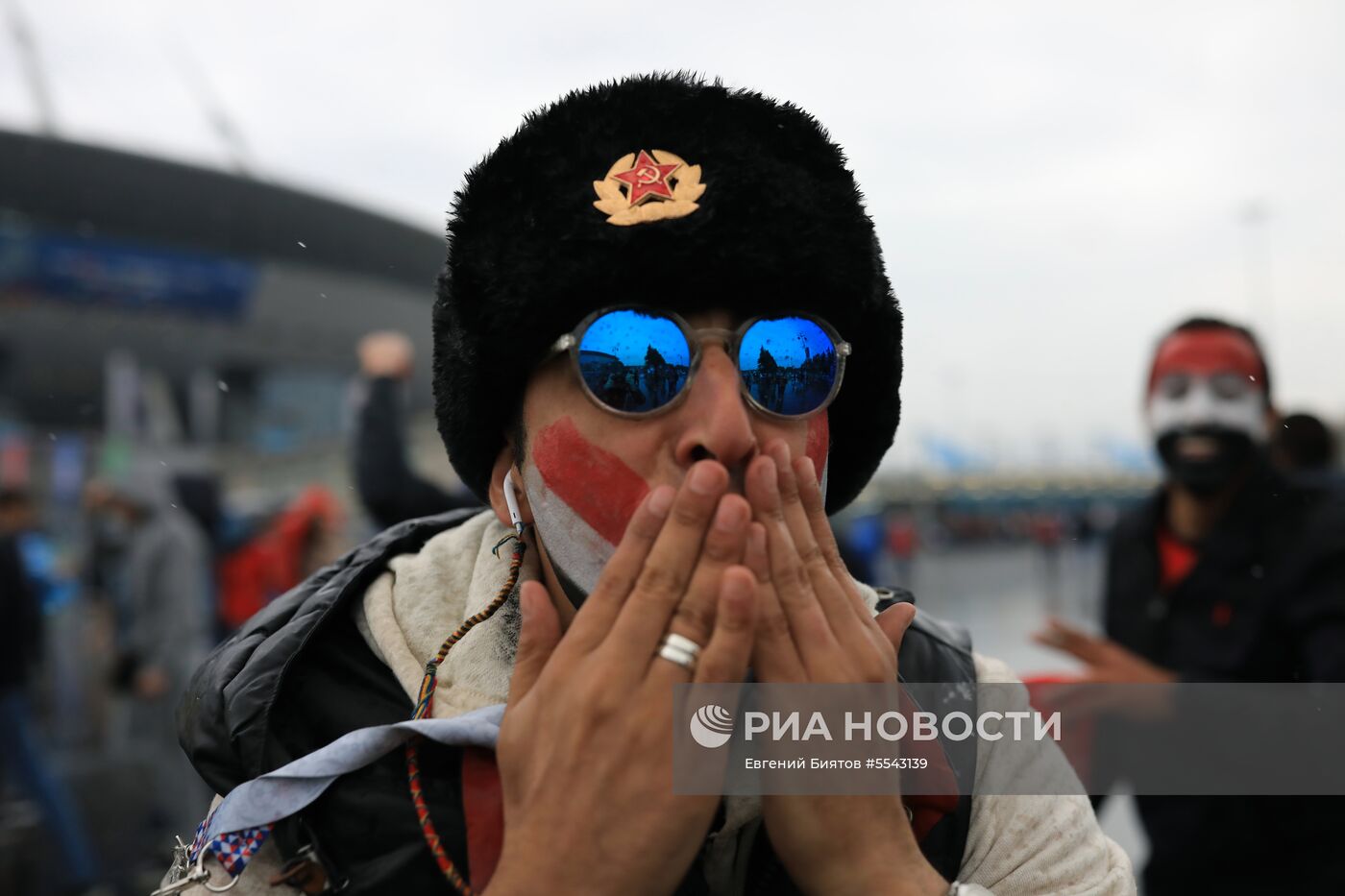 Болельщики перед матчем ЧМ-2018 по футболу между сборными России и Египта