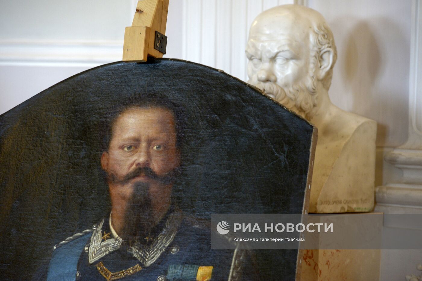 Передача музею-заповеднику "Гатчина" картин, похищенных в годы Великой Отечественной войны
