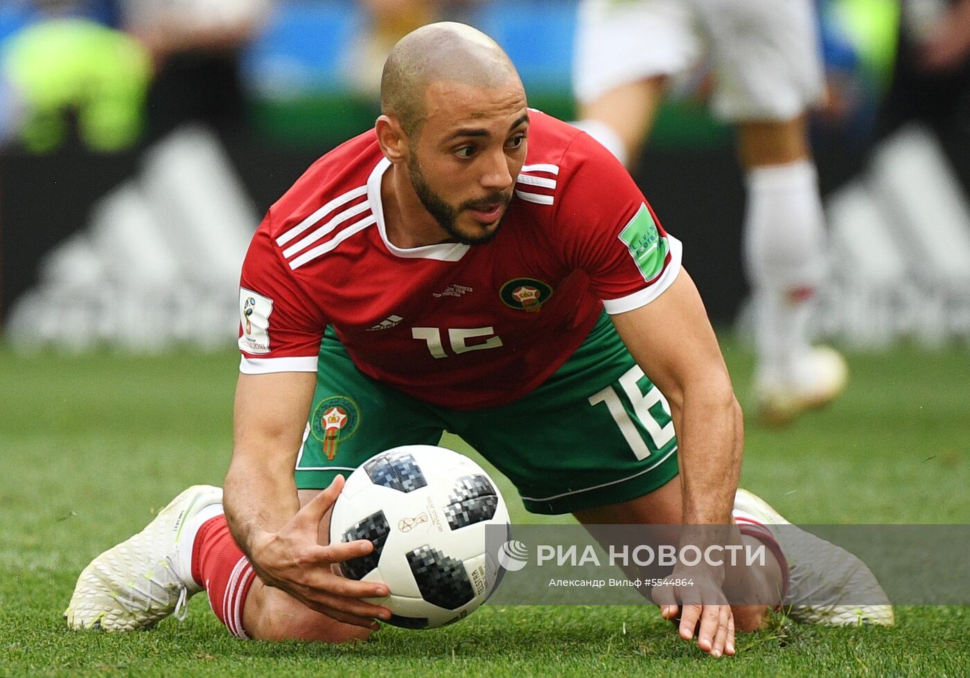 Нуреддин Амрабат (Марокко) в матче группового этапа чемпионата мира по футболу между сборными Португалии и Марокко. Место: Россия, Москва. Автор: Александр Вильф/РИА Новости. Футбол. ЧМ-2018. Матч Португалия - Марокко