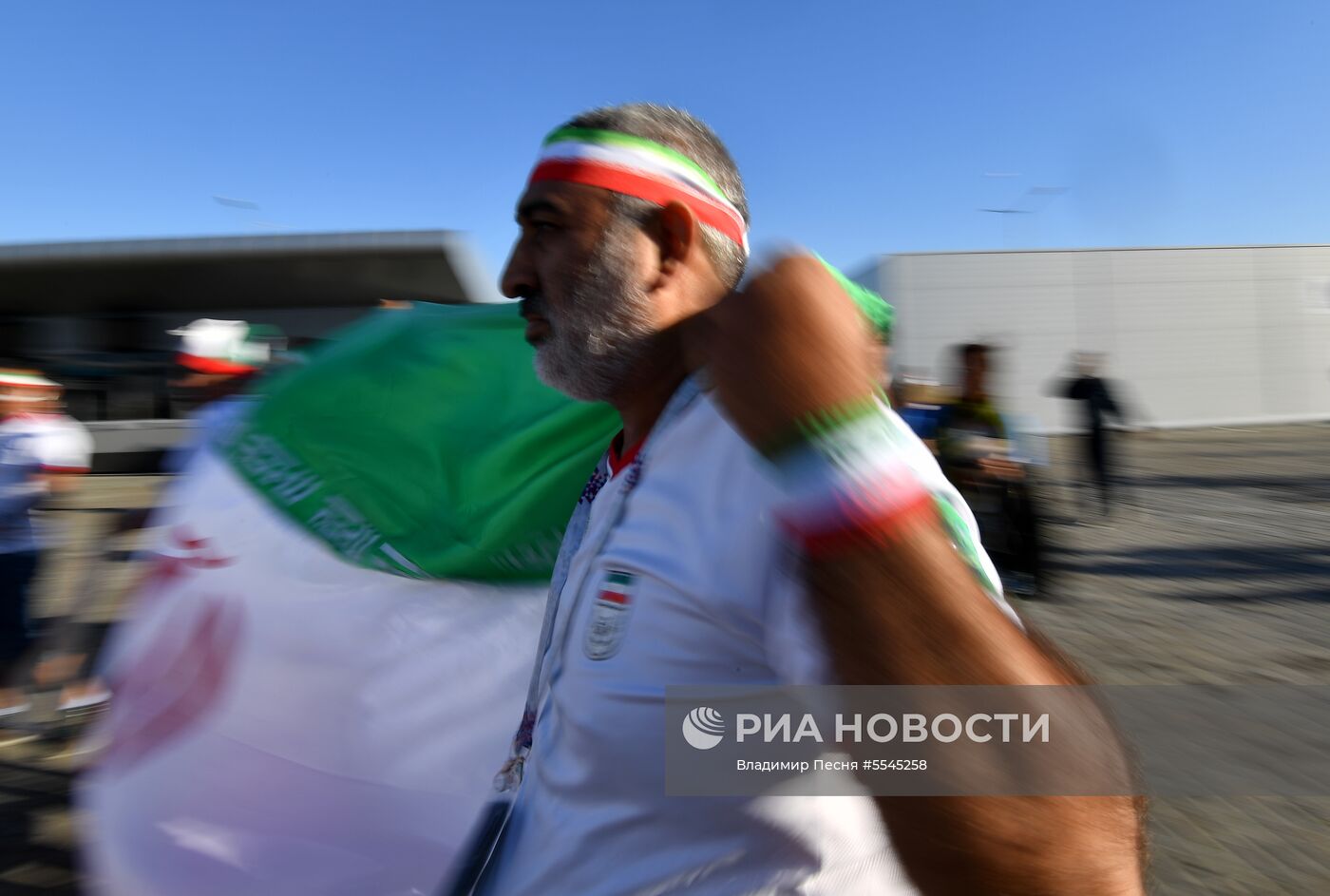 Болельщики перед матчем ЧМ-2018 по футболу между сборными Ирана и Испании