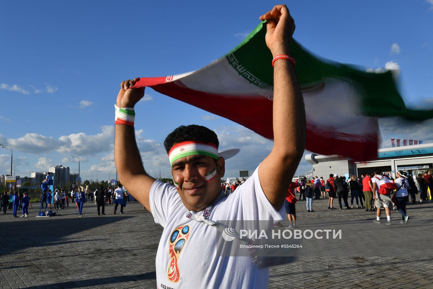 Болельщики перед матчем ЧМ-2018 по футболу между сборными Ирана и Испании