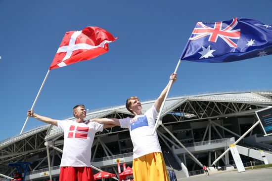 Болельщики перед матчем ЧМ-2018 по футболу между сборными Дании и Австралии