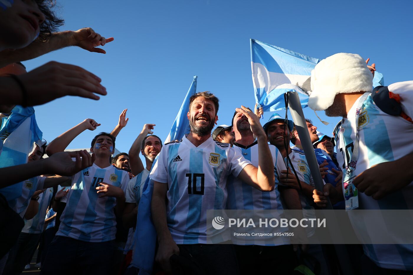 Болельщики перед матчем ЧМ-2018 по футболу между сборными Аргентины и Хорватии