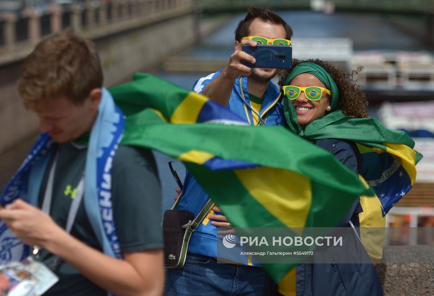 Болельщики перед матчем ЧМ-2018 по футболу между сборными Бразилии и Коста-Рики