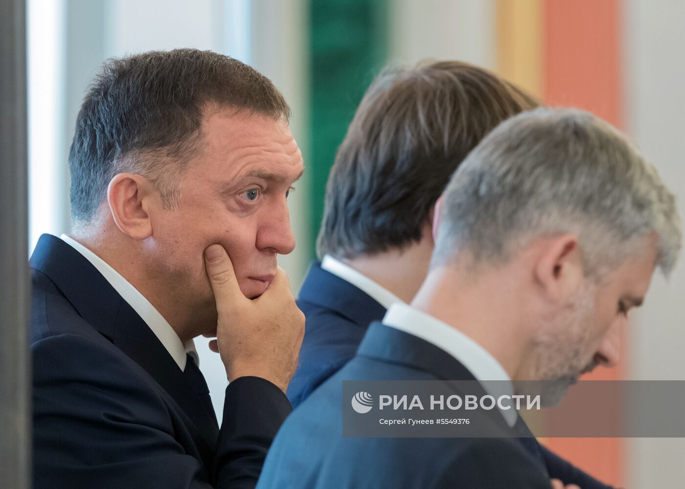 Президент РФ В. Путин встретился с президентом Республики Корея Мун Чжэ Ином