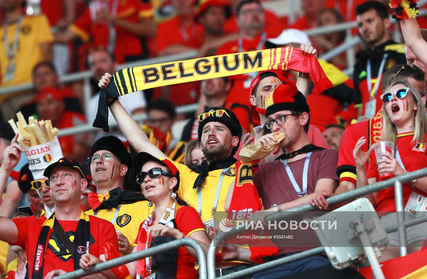 Болельщики перед матчем ЧМ-2018 по футболу между сборными Бельгии и Туниса