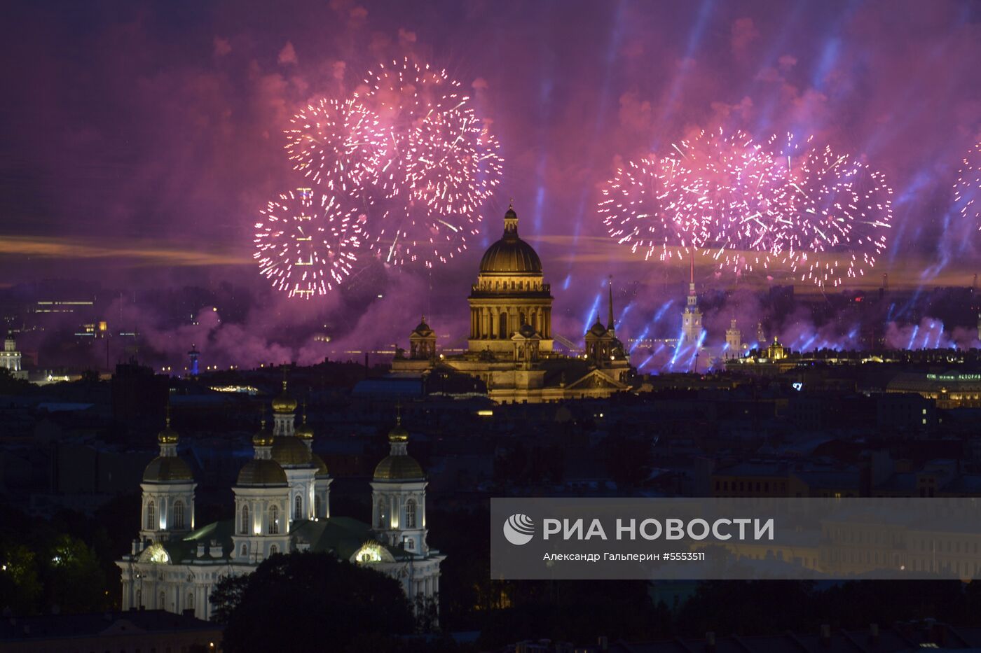 Праздник выпускников "Алые паруса" в Санкт-Петербурге